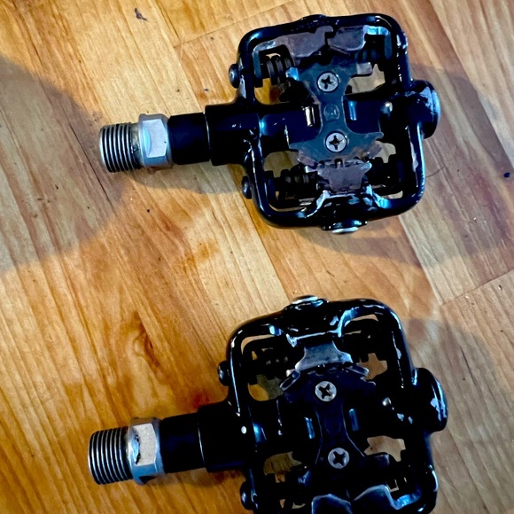 Specialized Biking Shoes with Pedals - Picture 3 of 4